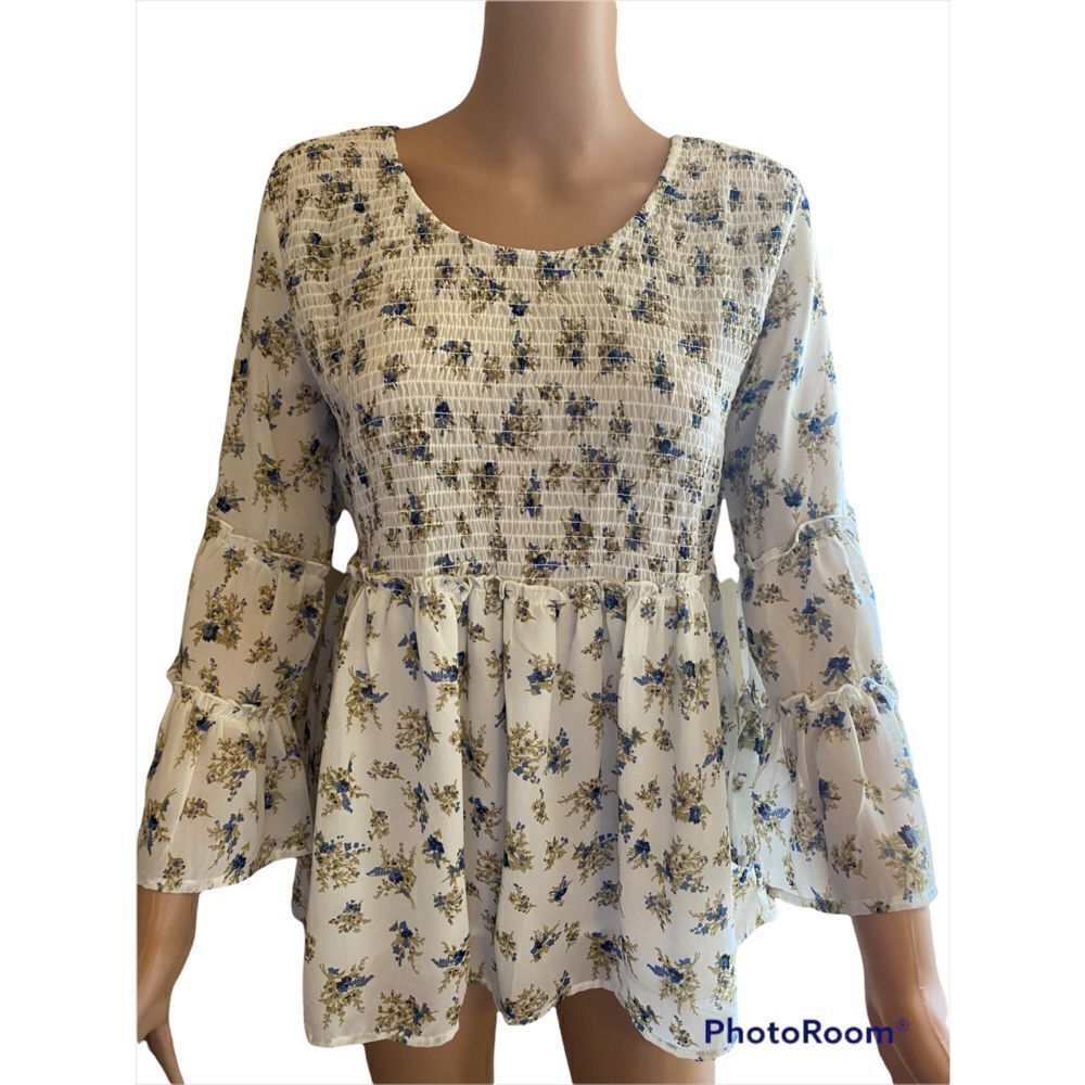 Magnolia lane Peasant Top M